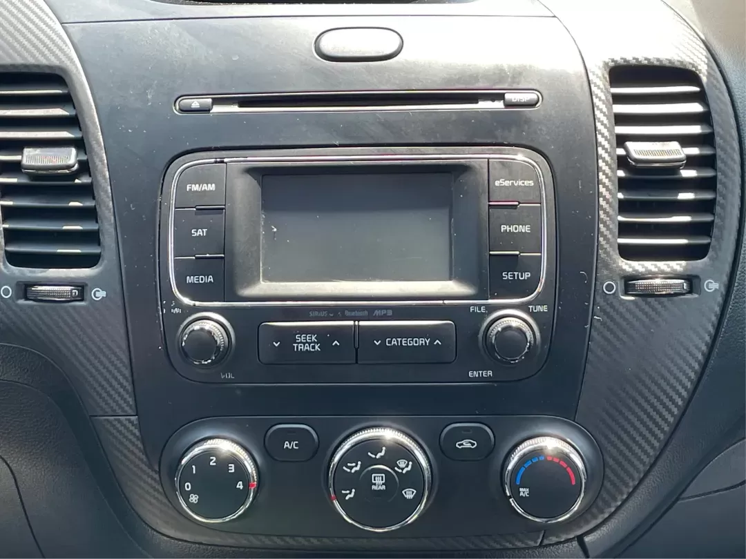 2014 Kia Forte EX (KNAFX4A88E5) with an 2L I-4 gasoline direct injection engine, located at 8750 N County Rd 25A, Piqua, OH, 45356, (937) 908-9800, 40.164391, -84.232513 - Photo#12