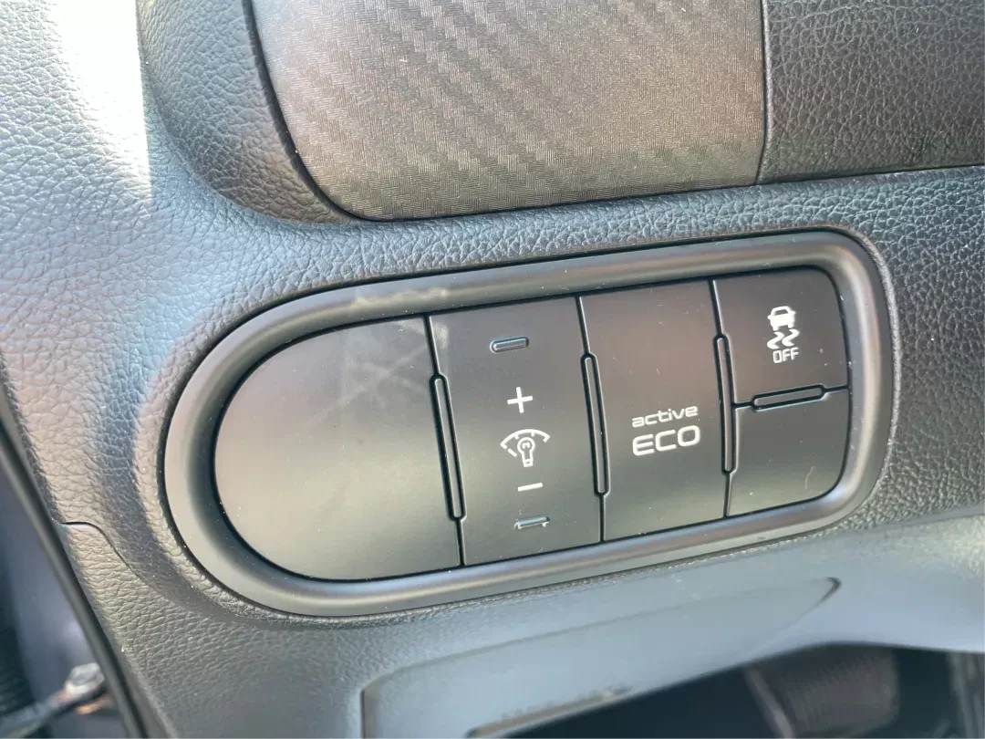 2014 Kia Forte EX (KNAFX4A88E5) with an 2L I-4 gasoline direct injection engine, located at 8750 N County Rd 25A, Piqua, OH, 45356, (937) 908-9800, 40.164391, -84.232513 - Photo#16