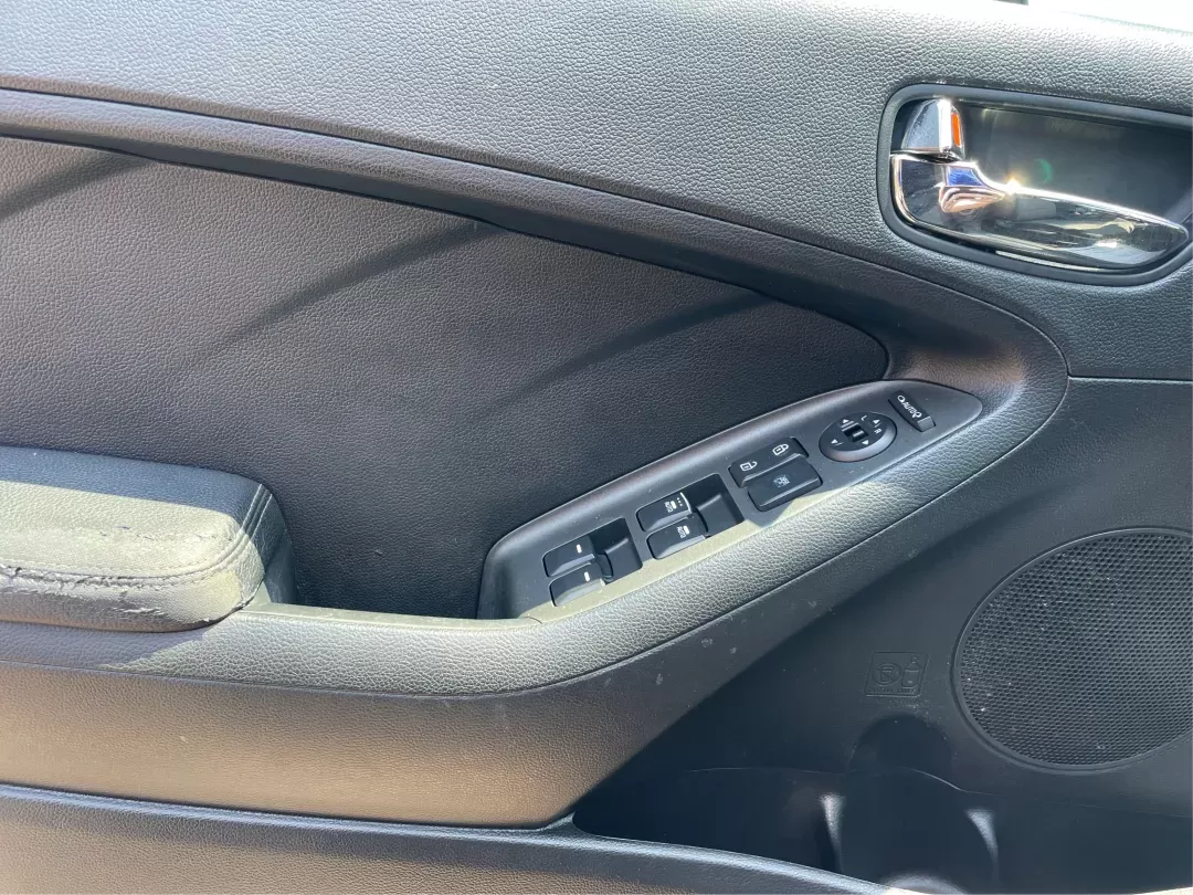 2014 Kia Forte EX (KNAFX4A88E5) with an 2L I-4 gasoline direct injection engine, located at 8750 N County Rd 25A, Piqua, OH, 45356, (937) 908-9800, 40.164391, -84.232513 - Photo#18