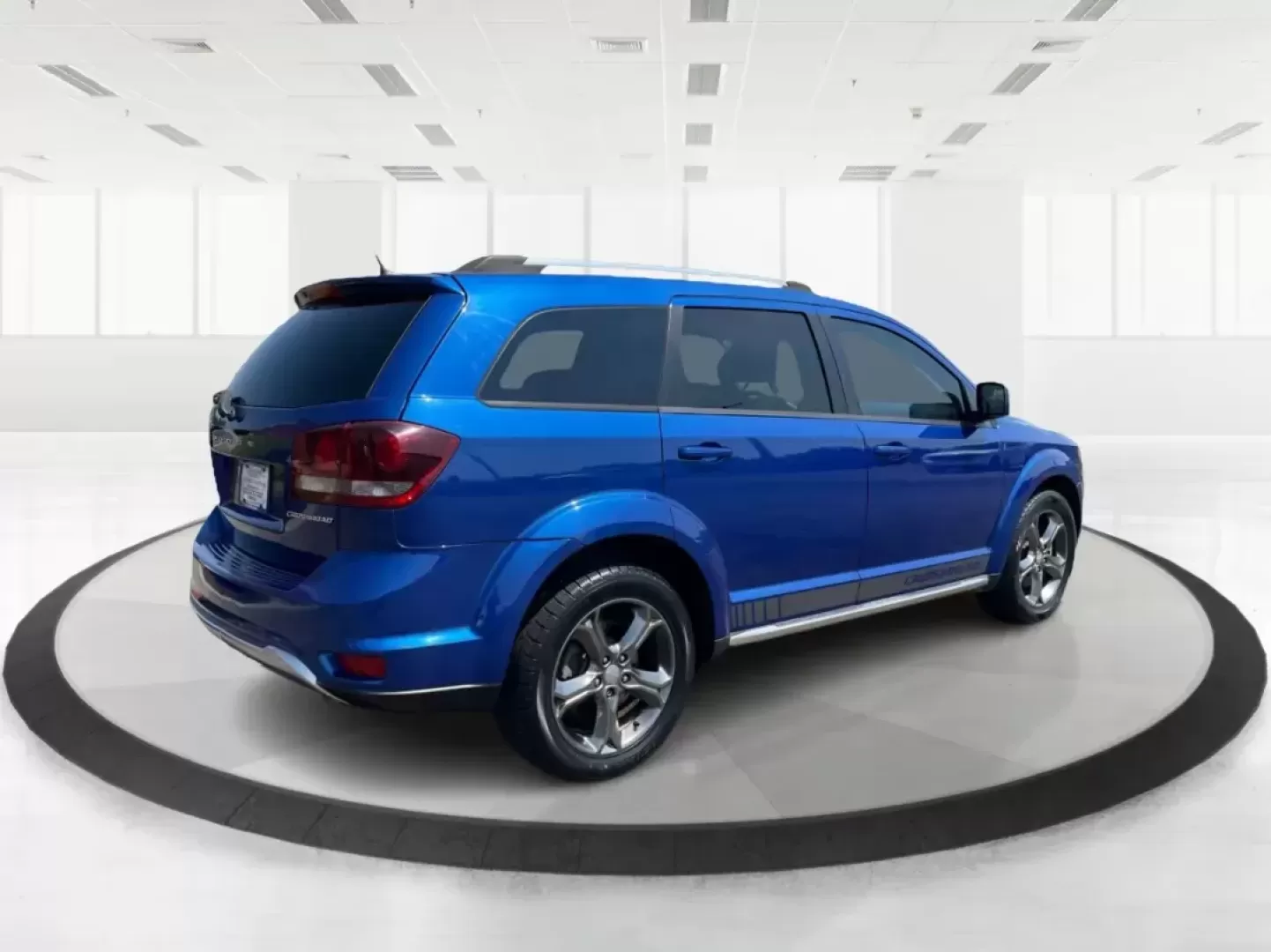 2015 Dodge Journey Crossroad (3C4PDCGB1FT) with an Other engine, located at 1230 East Main St, Xenia, OH, 45385, (937) 908-9800, 39.688026, -83.910172 - 2015 Dodge Journey Crossroad - Photo#2