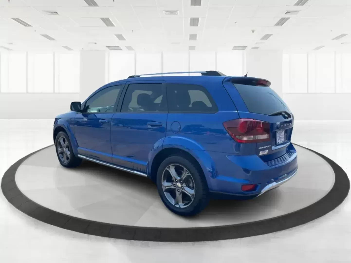 2015 Dodge Journey Crossroad (3C4PDCGB1FT) with an Other engine, located at 1230 East Main St, Xenia, OH, 45385, (937) 908-9800, 39.688026, -83.910172 - 2015 Dodge Journey Crossroad - Photo#4