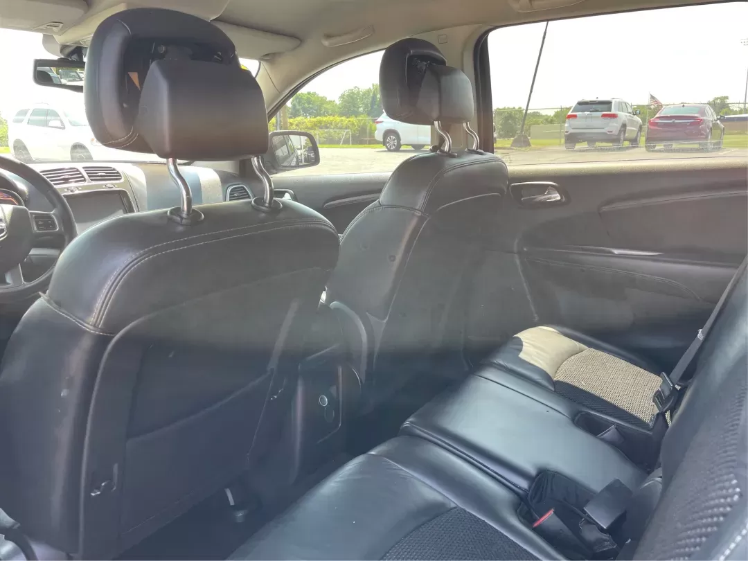 2015 Dodge Journey Crossroad (3C4PDCGB1FT) with an Other engine, located at 1230 East Main St, Xenia, OH, 45385, (937) 908-9800, 39.688026, -83.910172 - Photo#9