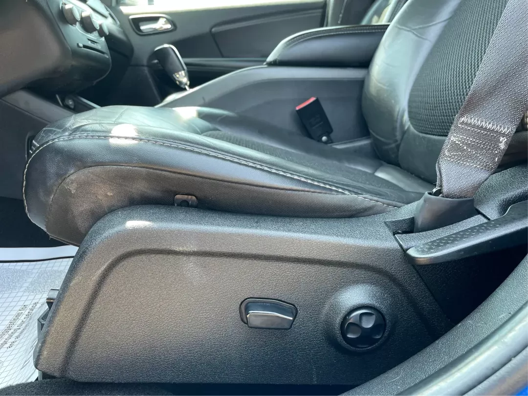 2015 Dodge Journey Crossroad (3C4PDCGB1FT) with an Other engine, located at 1230 East Main St, Xenia, OH, 45385, (937) 908-9800, 39.688026, -83.910172 - Photo#17