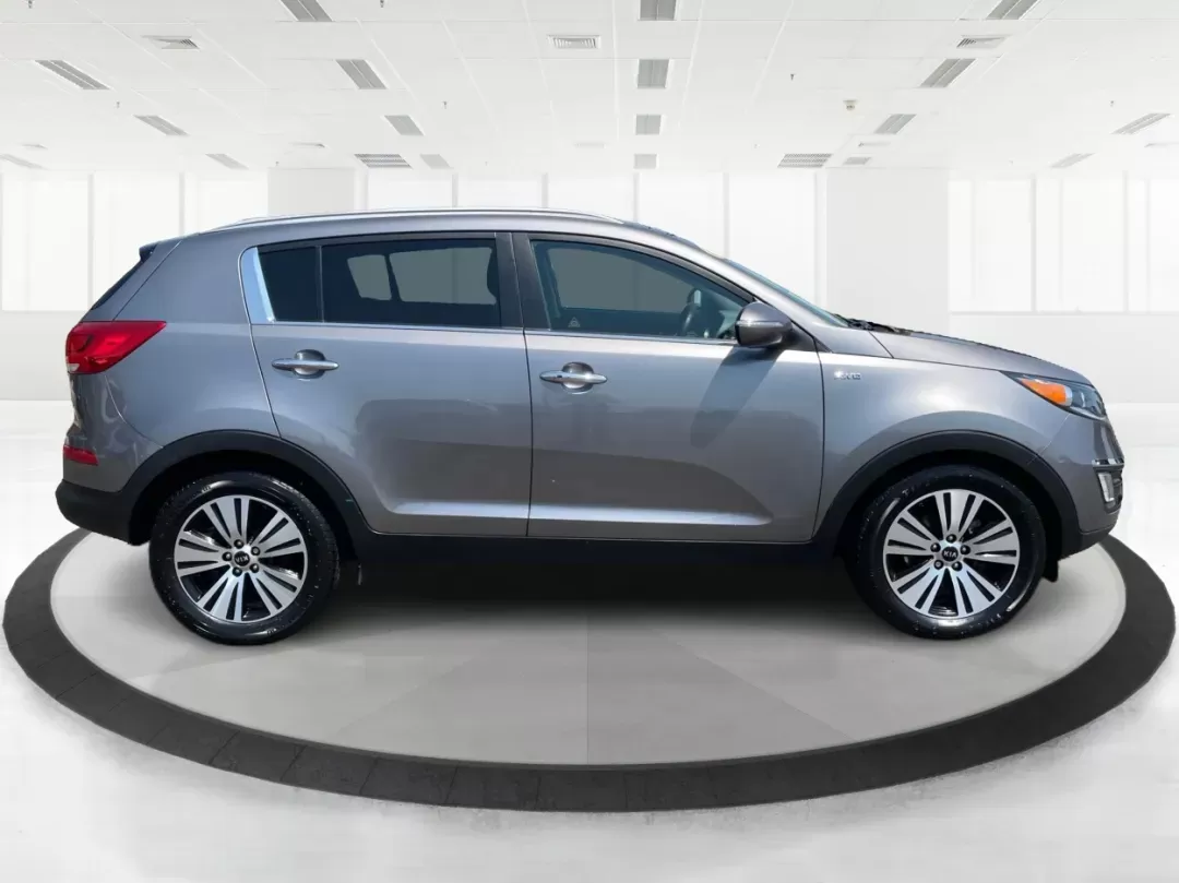 2016 Kia Sportage EX (KNDPCCAC7G7) with an Theta II 2.4L I-4 gasoline direct injection engine, located at 1230 East Main St, Xenia, OH, 45385, (937) 908-9800, 39.688026, -83.910172 - Photo#1