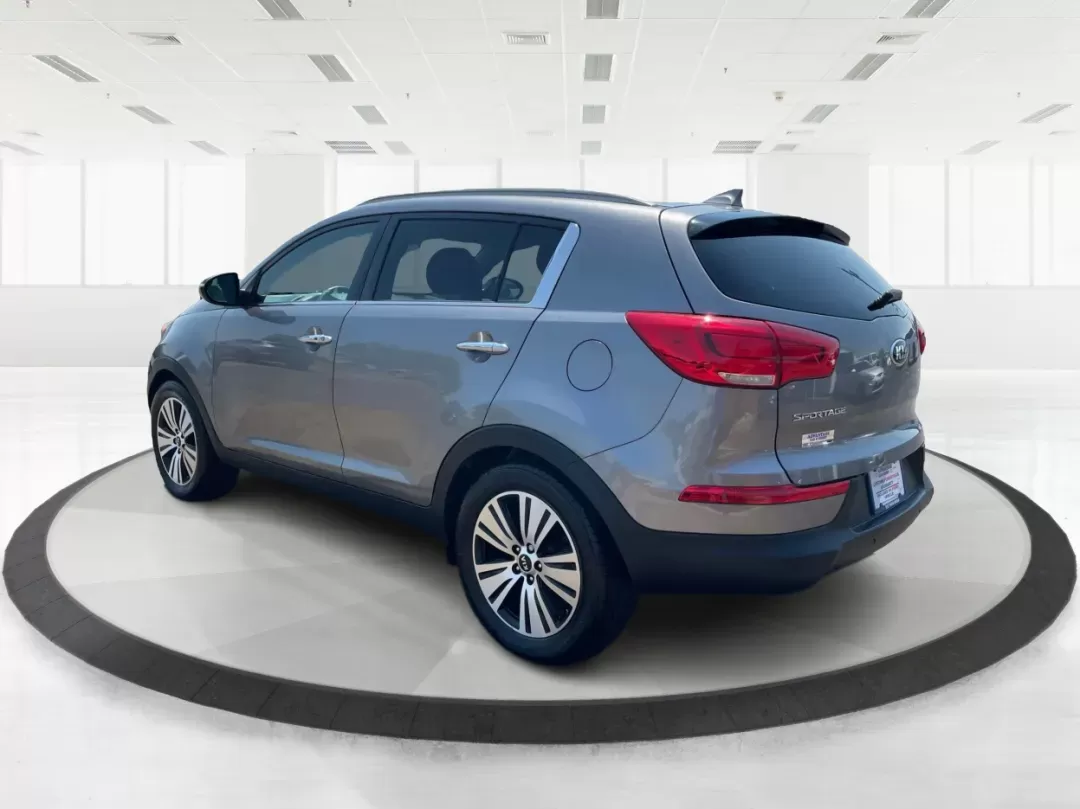 2016 Kia Sportage EX (KNDPCCAC7G7) with an Theta II 2.4L I-4 gasoline direct injection engine, located at 1230 East Main St, Xenia, OH, 45385, (937) 908-9800, 39.688026, -83.910172 - Photo#4