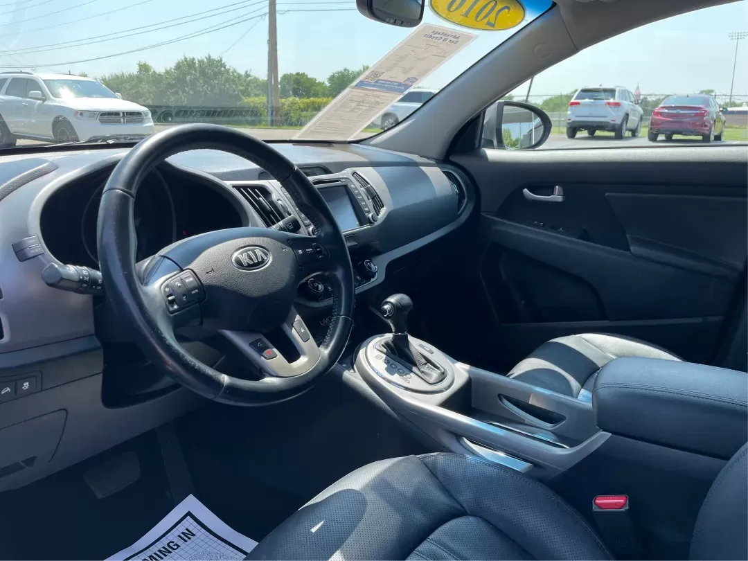 2016 Kia Sportage EX (KNDPCCAC7G7) with an Theta II 2.4L I-4 gasoline direct injection engine, located at 1230 East Main St, Xenia, OH, 45385, (937) 908-9800, 39.688026, -83.910172 - Photo#8