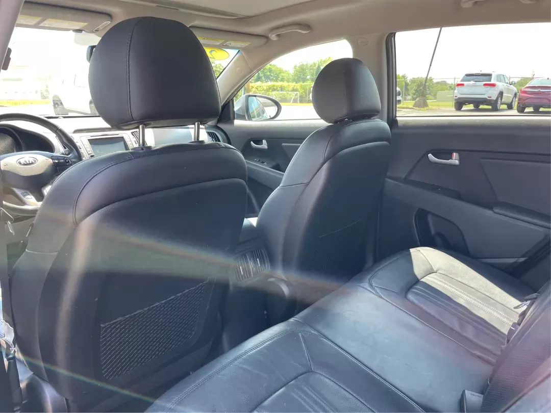 2016 Kia Sportage EX (KNDPCCAC7G7) with an Theta II 2.4L I-4 gasoline direct injection engine, located at 1230 East Main St, Xenia, OH, 45385, (937) 908-9800, 39.688026, -83.910172 - Photo#9