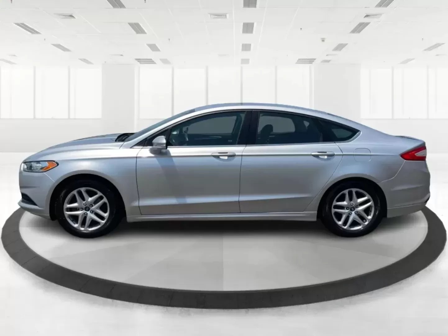 2013 Ford Fusion SE (3FA6P0H73DR) with an Other engine, located at 4508 South Dixie Dr, Moraine, OH, 45439, (937) 908-9800, 39.689976, -84.218452 - 2013 Ford Fusion SE - Photo#5