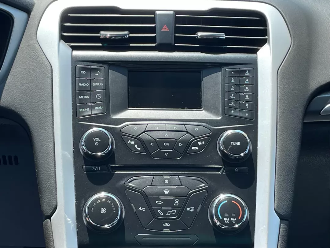 2013 Ford Fusion SE (3FA6P0H73DR) with an Other engine, located at 4508 South Dixie Dr, Moraine, OH, 45439, (937) 908-9800, 39.689976, -84.218452 - Photo#12
