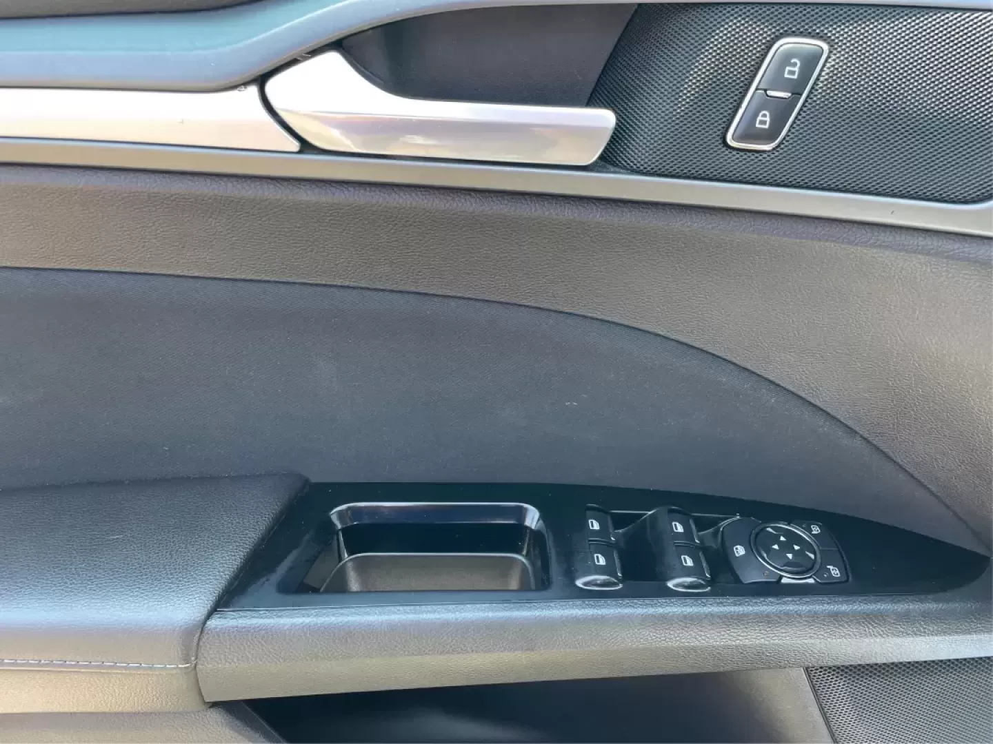 2013 Ford Fusion SE (3FA6P0H73DR) with an Other engine, located at 4508 South Dixie Dr, Moraine, OH, 45439, (937) 908-9800, 39.689976, -84.218452 - 2013 Ford Fusion SE - Photo#18