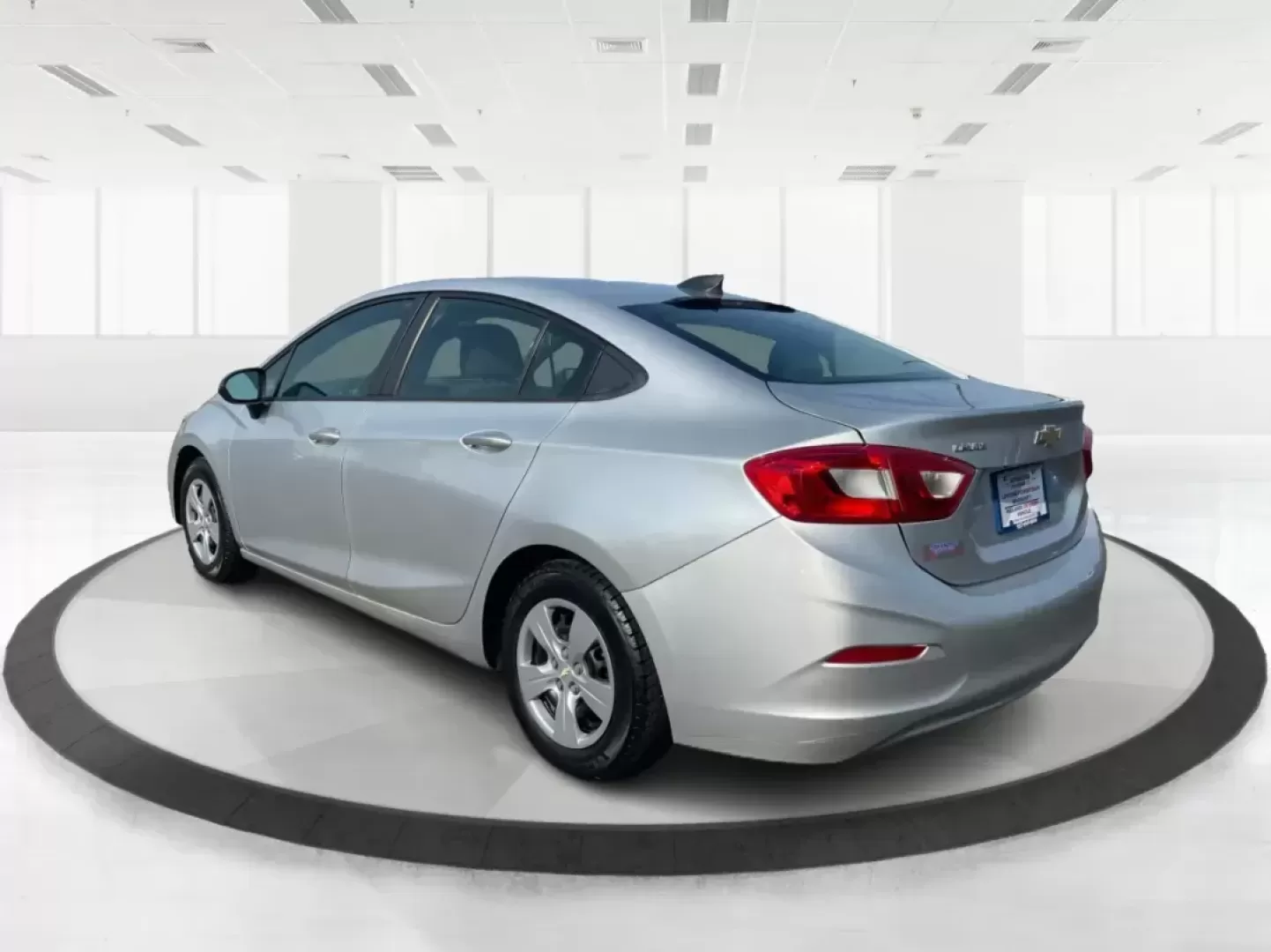2017 Honda Cruze LS Auto (1G1BC5SM0H7) with an 1.4L I-4 gasoline direct injection engine, located at 8750 N County Rd 25A, Piqua, OH, 45356, (937) 908-9800, 40.164391, -84.232513 - 2017 Honda Cruze LS Auto - Photo#4