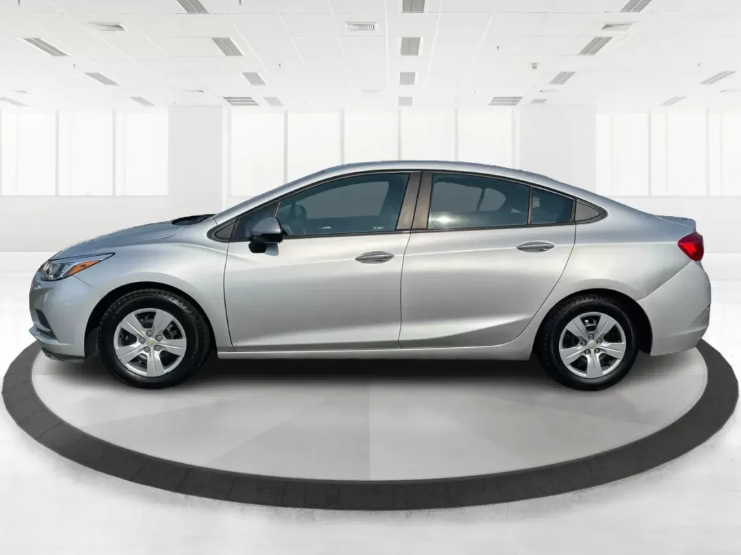2017 Honda Cruze LS Auto (1G1BC5SM0H7) with an 1.4L I-4 gasoline direct injection engine, located at 8750 N County Rd 25A, Piqua, OH, 45356, (937) 908-9800, 40.164391, -84.232513 - Photo#5