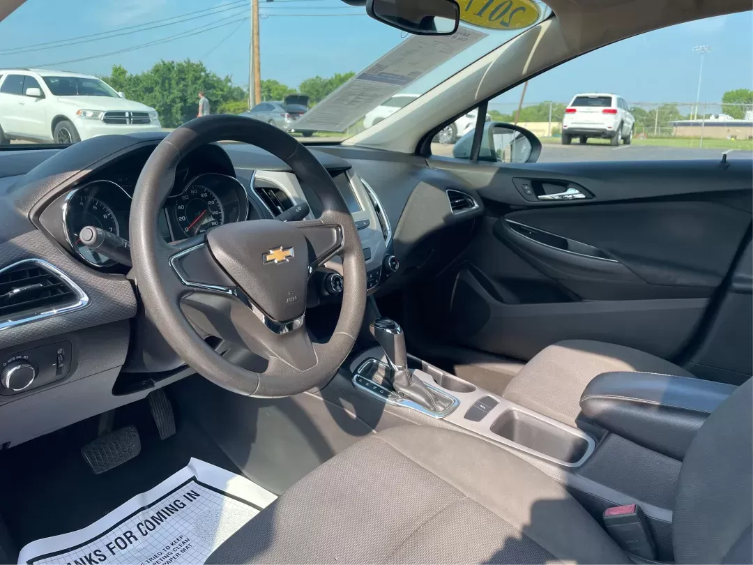 2017 Honda Cruze LS Auto (1G1BC5SM0H7) with an 1.4L I-4 gasoline direct injection engine, located at 8750 N County Rd 25A, Piqua, OH, 45356, (937) 908-9800, 40.164391, -84.232513 - Photo#8