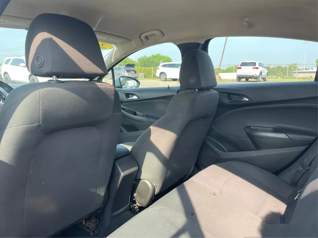 2017 Honda Cruze LS Auto (1G1BC5SM0H7) with an 1.4L I-4 gasoline direct injection engine, located at 8750 N County Rd 25A, Piqua, OH, 45356, (937) 908-9800, 40.164391, -84.232513 - Photo#9