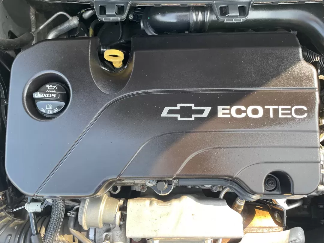 2017 Honda Cruze LS Auto (1G1BC5SM0H7) with an 1.4L I-4 gasoline direct injection engine, located at 8750 N County Rd 25A, Piqua, OH, 45356, (937) 908-9800, 40.164391, -84.232513 - Photo#10