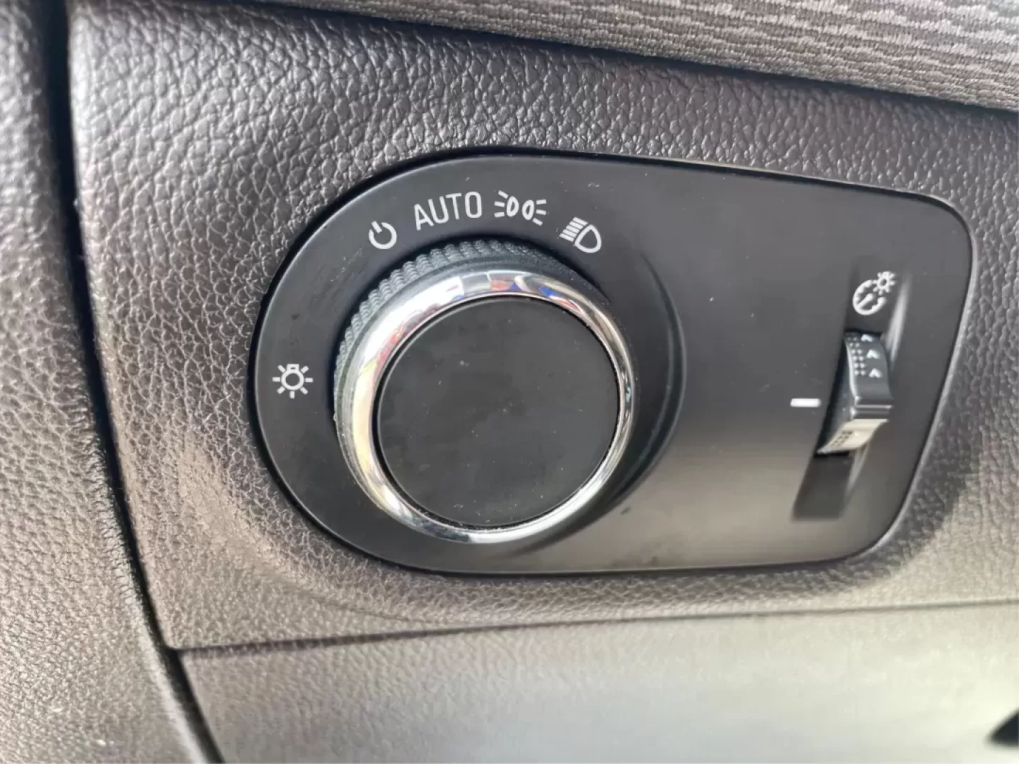 2017 Honda Cruze LS Auto (1G1BC5SM0H7) with an 1.4L I-4 gasoline direct injection engine, located at 8750 N County Rd 25A, Piqua, OH, 45356, (937) 908-9800, 40.164391, -84.232513 - 2017 Honda Cruze LS Auto - Photo#16