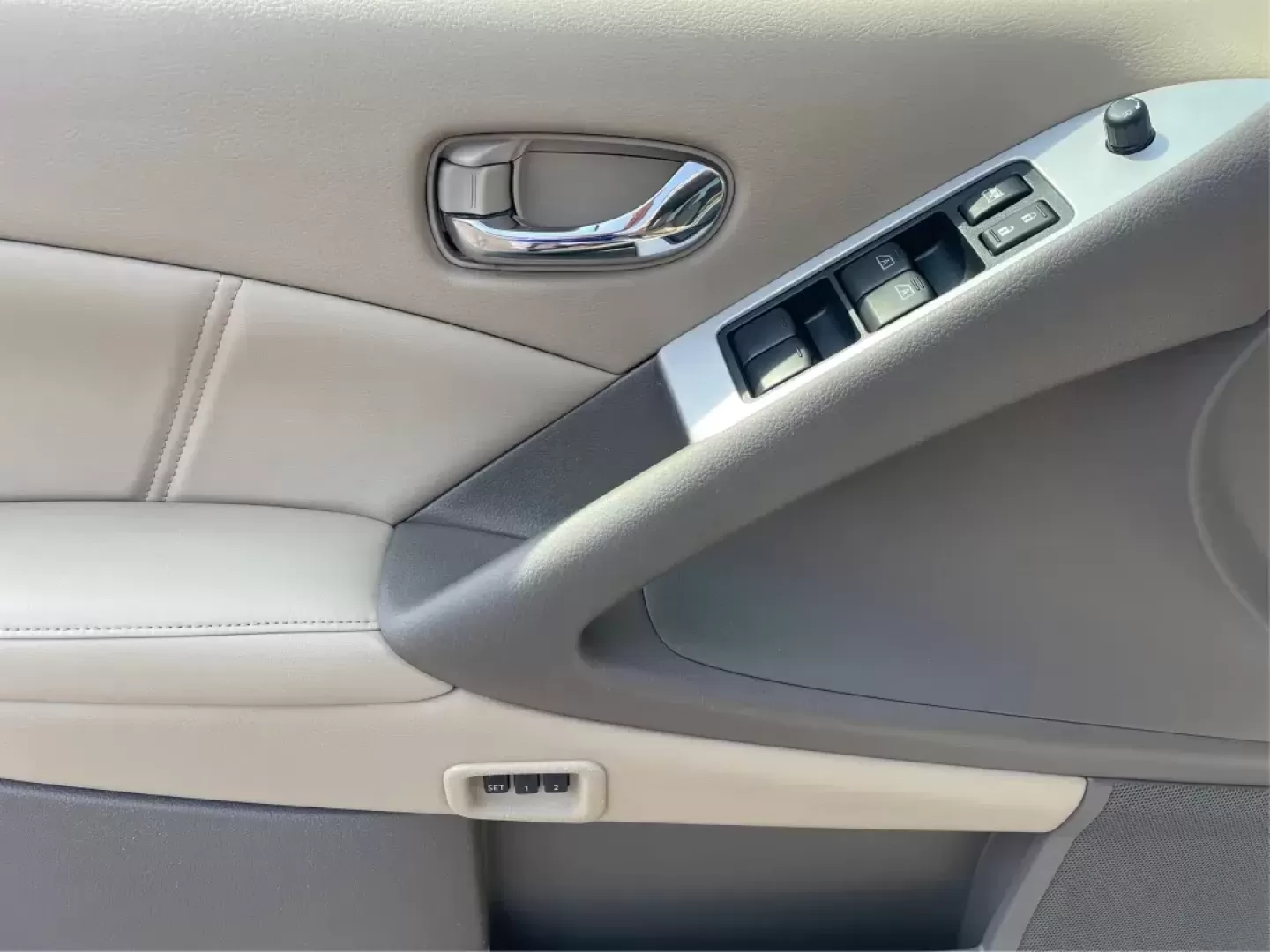 2012 Nissan Murano SL (JN8AZ1MW8CW) with an 3.5L V-6 DOHC engine, located at 4508 South Dixie Dr, Moraine, OH, 45439, (937) 908-9800, 39.689976, -84.218452 - Photo#18