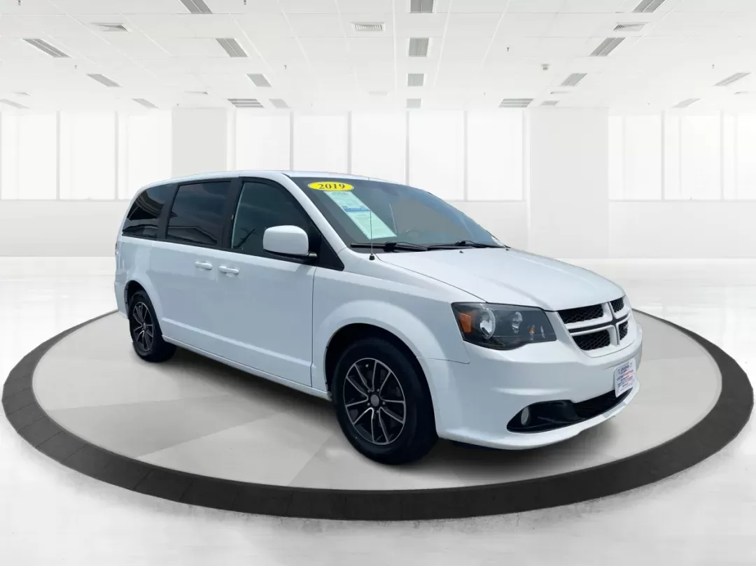 2019 Dodge Grand Caravan GT (2C4RDGEG7KR) with an Pentastar 3.6L V-6 DOHC engine, located at 1230 East Main St, Xenia, OH, 45385, (937) 908-9800, 39.688026, -83.910172 - Photo#0