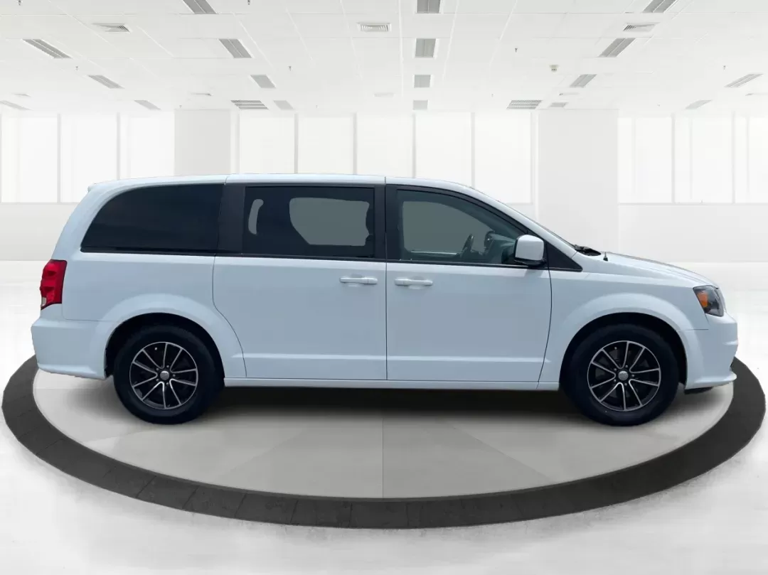 2019 Dodge Grand Caravan GT (2C4RDGEG7KR) with an Pentastar 3.6L V-6 DOHC engine, located at 1230 East Main St, Xenia, OH, 45385, (937) 908-9800, 39.688026, -83.910172 - Photo#1