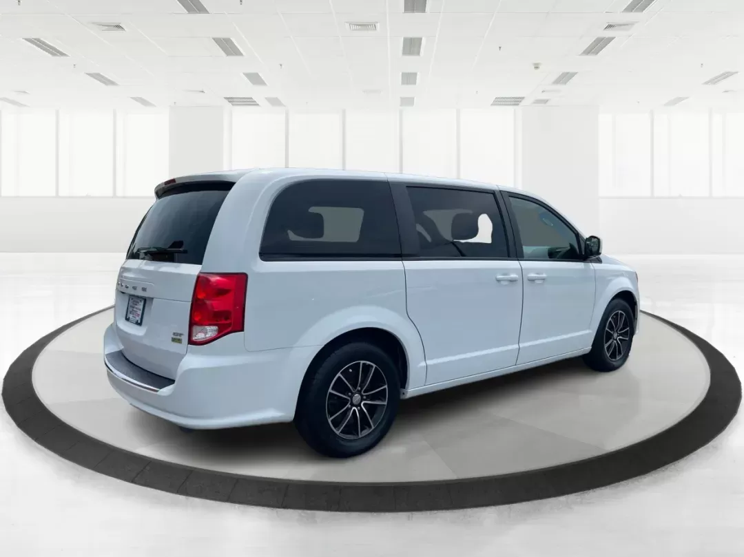 2019 Dodge Grand Caravan GT (2C4RDGEG7KR) with an Pentastar 3.6L V-6 DOHC engine, located at 1230 East Main St, Xenia, OH, 45385, (937) 908-9800, 39.688026, -83.910172 - Photo#2