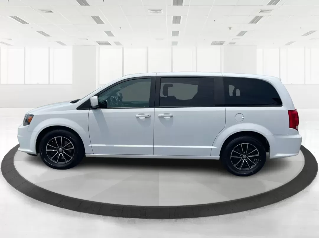 2019 Dodge Grand Caravan GT (2C4RDGEG7KR) with an Pentastar 3.6L V-6 DOHC engine, located at 1230 East Main St, Xenia, OH, 45385, (937) 908-9800, 39.688026, -83.910172 - Photo#5