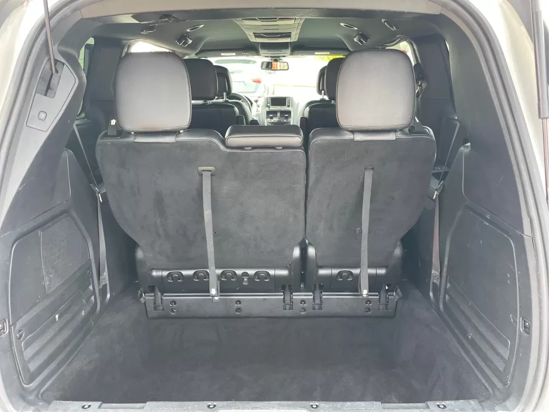 2019 Dodge Grand Caravan GT (2C4RDGEG7KR) with an Pentastar 3.6L V-6 DOHC engine, located at 1230 East Main St, Xenia, OH, 45385, (937) 908-9800, 39.688026, -83.910172 - Photo#11