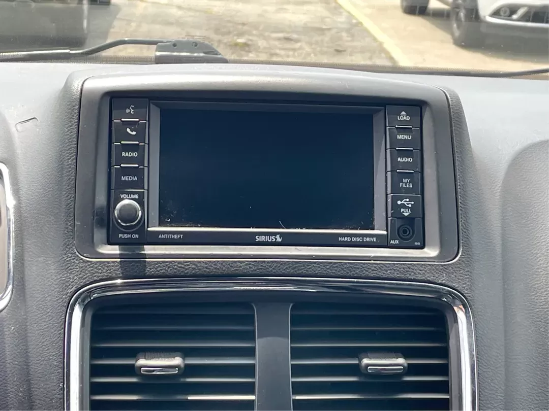 2019 Dodge Grand Caravan GT (2C4RDGEG7KR) with an Pentastar 3.6L V-6 DOHC engine, located at 1230 East Main St, Xenia, OH, 45385, (937) 908-9800, 39.688026, -83.910172 - Photo#12