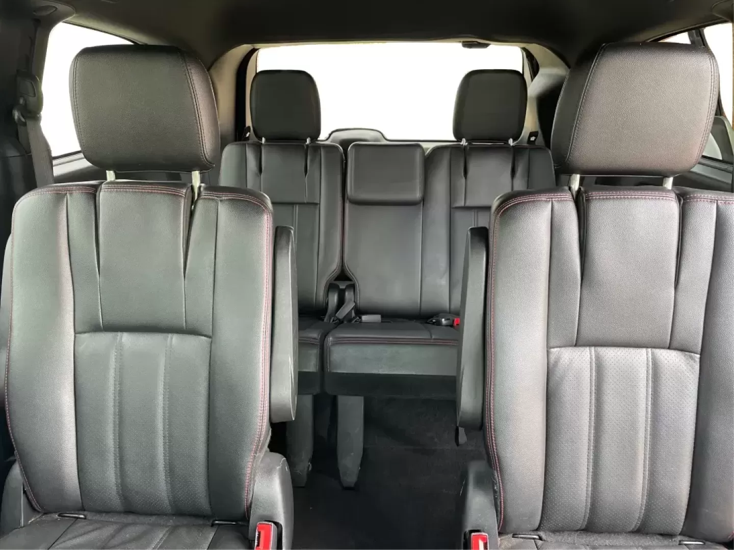 2019 Dodge Grand Caravan GT (2C4RDGEG7KR) with an Pentastar 3.6L V-6 DOHC engine, located at 1230 East Main St, Xenia, OH, 45385, (937) 908-9800, 39.688026, -83.910172 - Photo#13