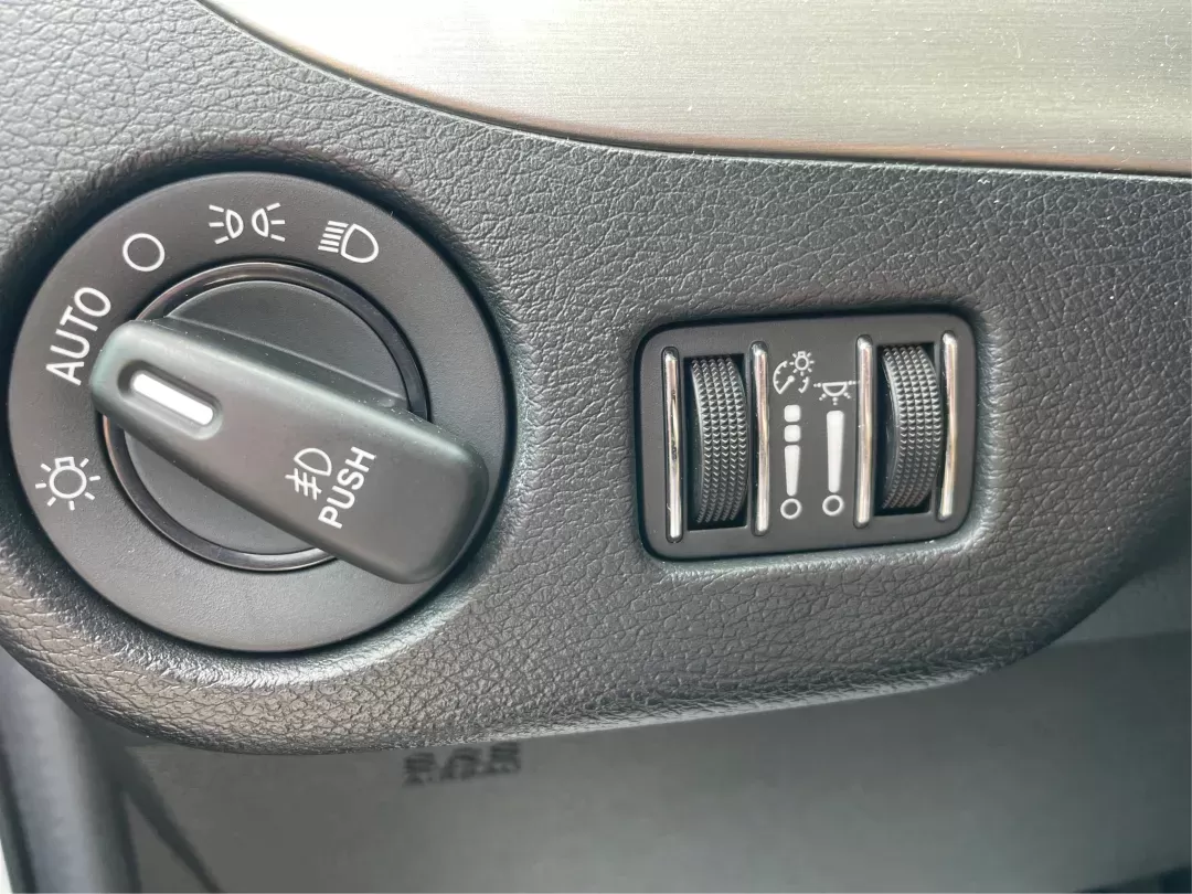 2019 Dodge Grand Caravan GT (2C4RDGEG7KR) with an Pentastar 3.6L V-6 DOHC engine, located at 1230 East Main St, Xenia, OH, 45385, (937) 908-9800, 39.688026, -83.910172 - Photo#16