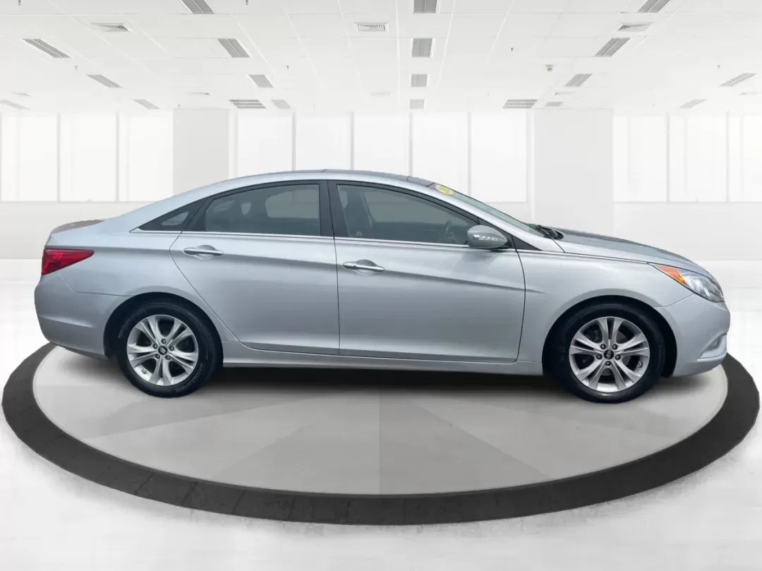 2012 Hyundai Sonata Limited (5NPEC4AC5CH) with an 2.4L I-4 gasoline direct injection engine, located at 1230 East Main St, Xenia, OH, 45385, (937) 908-9800, 39.688026, -83.910172 - One Owner - Photo#1