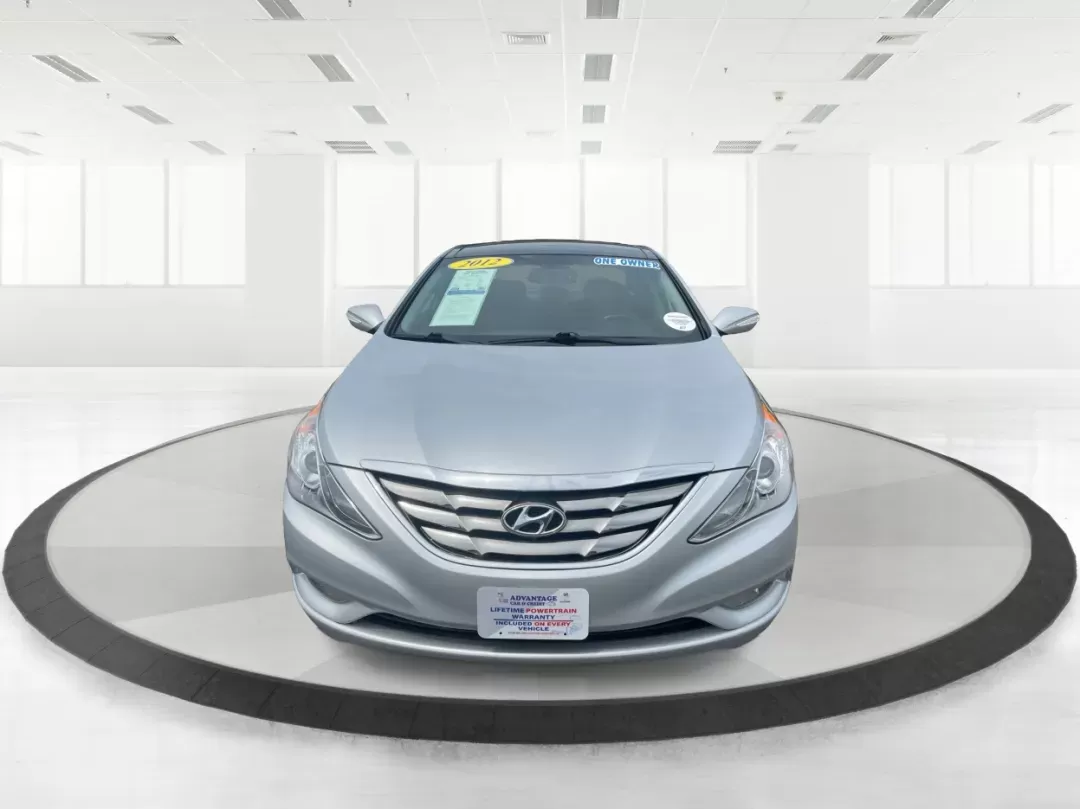 2012 Hyundai Sonata Limited (5NPEC4AC5CH) with an 2.4L I-4 gasoline direct injection engine, located at 1230 East Main St, Xenia, OH, 45385, (937) 908-9800, 39.688026, -83.910172 - One Owner - Photo#6