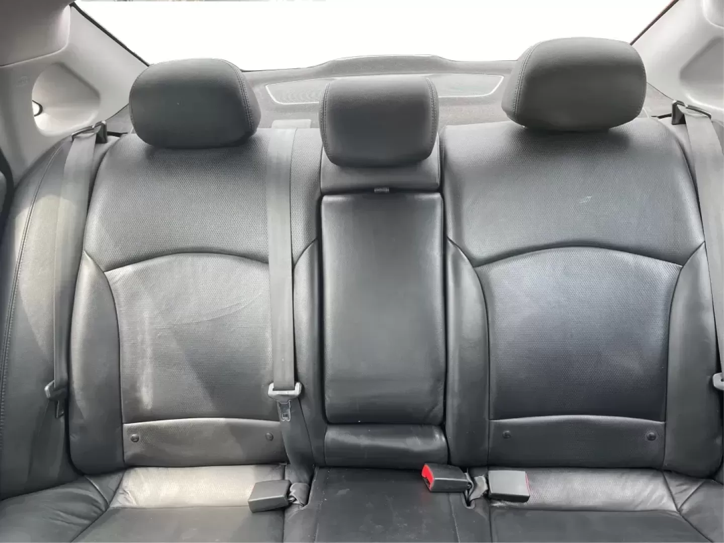 2012 Hyundai Sonata Limited (5NPEC4AC5CH) with an 2.4L I-4 gasoline direct injection engine, located at 1230 East Main St, Xenia, OH, 45385, (937) 908-9800, 39.688026, -83.910172 - One Owner - Photo#13