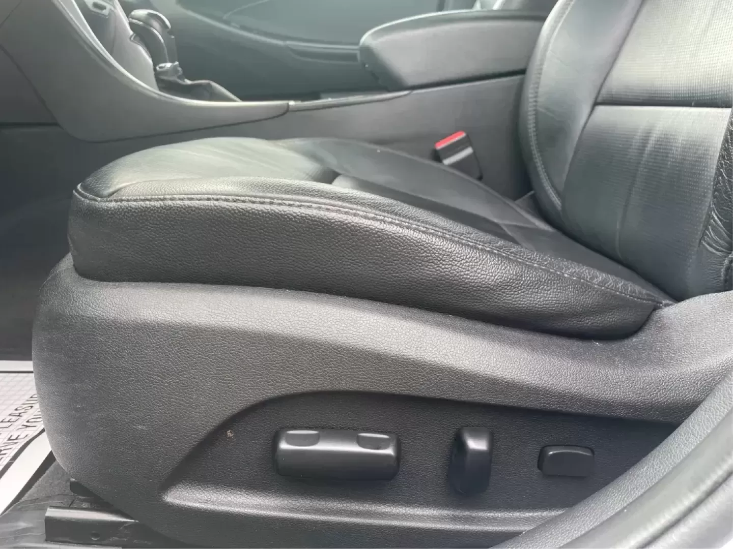 2012 Hyundai Sonata Limited (5NPEC4AC5CH) with an 2.4L I-4 gasoline direct injection engine, located at 1230 East Main St, Xenia, OH, 45385, (937) 908-9800, 39.688026, -83.910172 - One Owner - Photo#17
