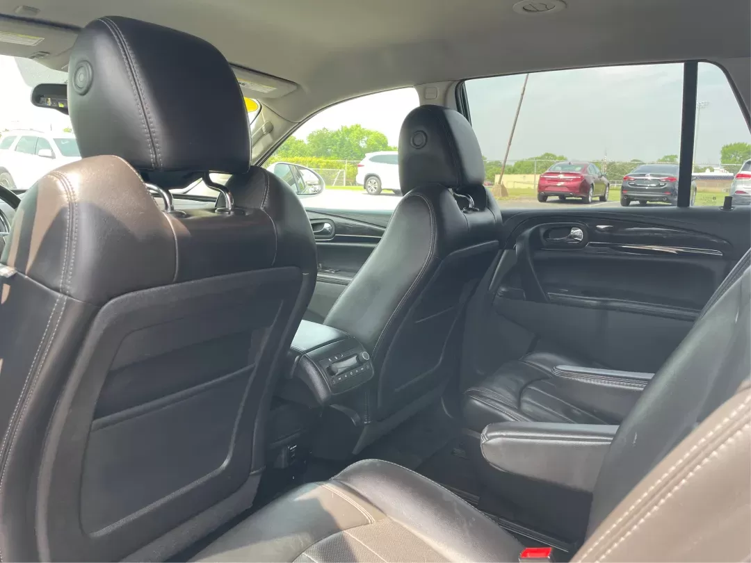 2016 Buick Enclave Leather (5GAKRBKD2GJ) with an 3.6L V-6 gasoline direct injection engine, located at 8750 N County Rd 25A, Piqua, OH, 45356, (937) 908-9800, 40.164391, -84.232513 - Photo#9