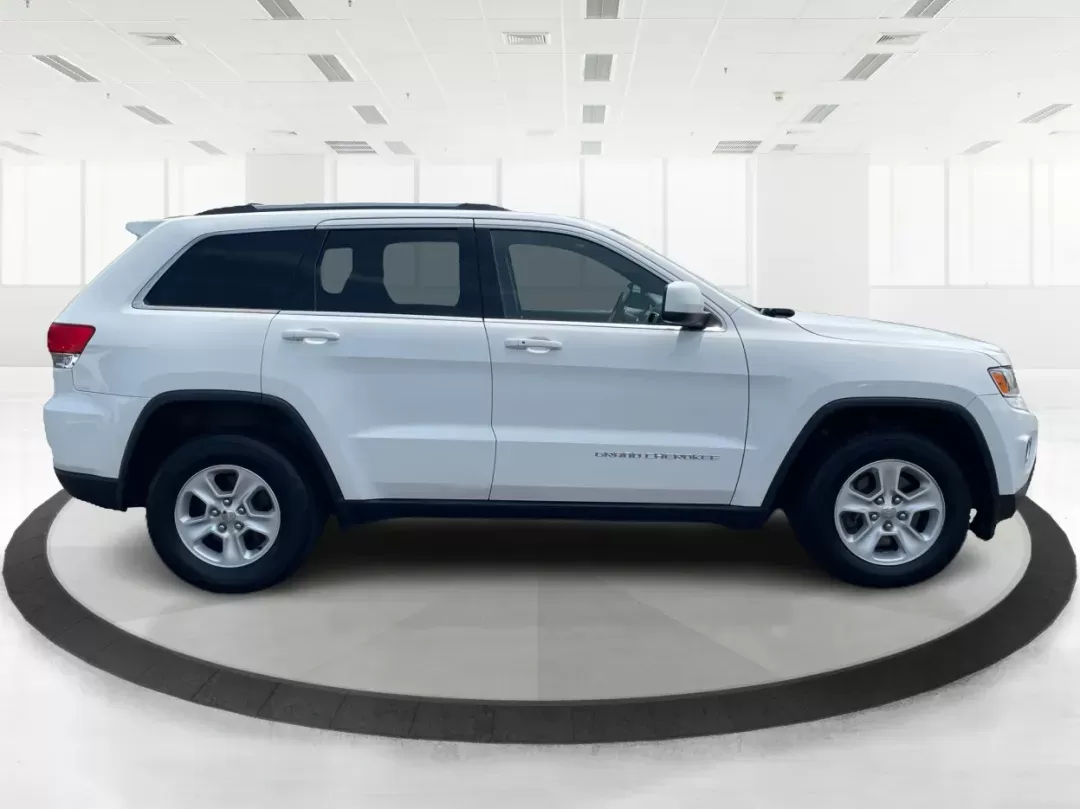 2014 Jeep Grand Cherokee Laredo (1C4RJFAGXEC) with an 3.6L V-6 DOHC engine, located at 880 E. National Road, Vandalia, OH, 45377, (937) 908-9800, 39.891918, -84.183594 - 2014 Jeep Grand Cherokee Laredo - Photo#1
