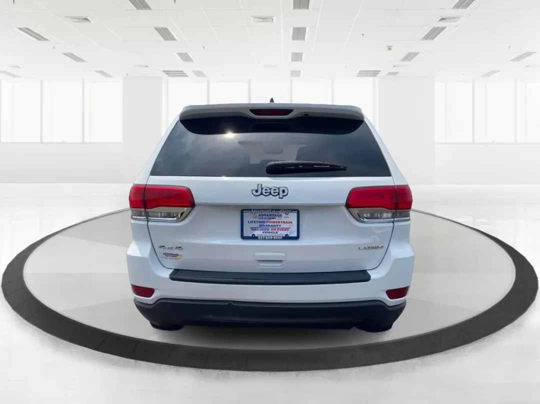 2014 Jeep Grand Cherokee Laredo (1C4RJFAGXEC) with an 3.6L V-6 DOHC engine, located at 880 E. National Road, Vandalia, OH, 45377, (937) 908-9800, 39.891918, -84.183594 - 2014 Jeep Grand Cherokee Laredo - Photo#3