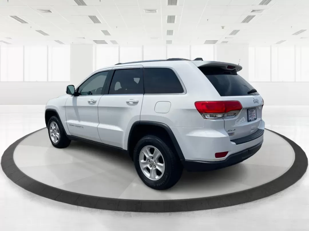 2014 Jeep Grand Cherokee Laredo (1C4RJFAGXEC) with an 3.6L V-6 DOHC engine, located at 880 E. National Road, Vandalia, OH, 45377, (937) 908-9800, 39.891918, -84.183594 - 2014 Jeep Grand Cherokee Laredo - Photo#4