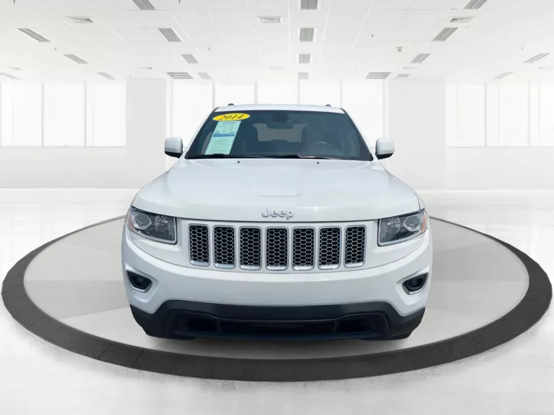 2014 Jeep Grand Cherokee Laredo (1C4RJFAGXEC) with an 3.6L V-6 DOHC engine, located at 880 E. National Road, Vandalia, OH, 45377, (937) 908-9800, 39.891918, -84.183594 - 2014 Jeep Grand Cherokee Laredo - Photo#6