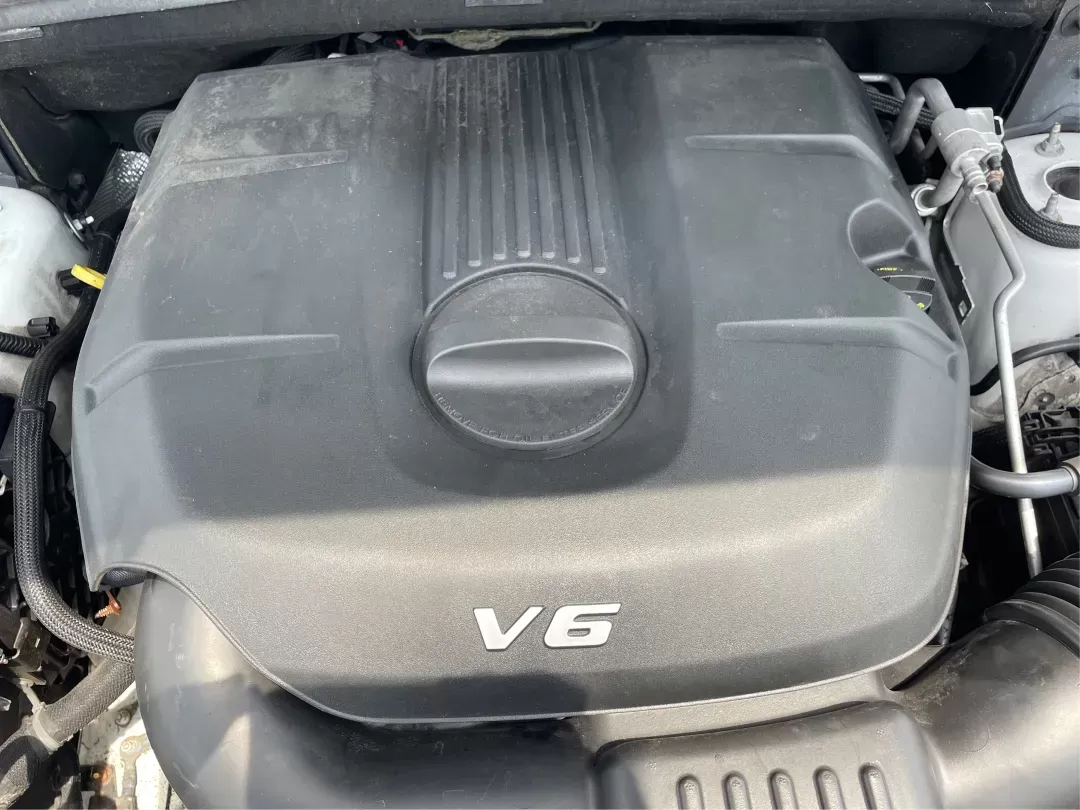 2014 Jeep Grand Cherokee Laredo (1C4RJFAGXEC) with an 3.6L V-6 DOHC engine, located at 880 E. National Road, Vandalia, OH, 45377, (937) 908-9800, 39.891918, -84.183594 - 2014 Jeep Grand Cherokee Laredo - Photo#10
