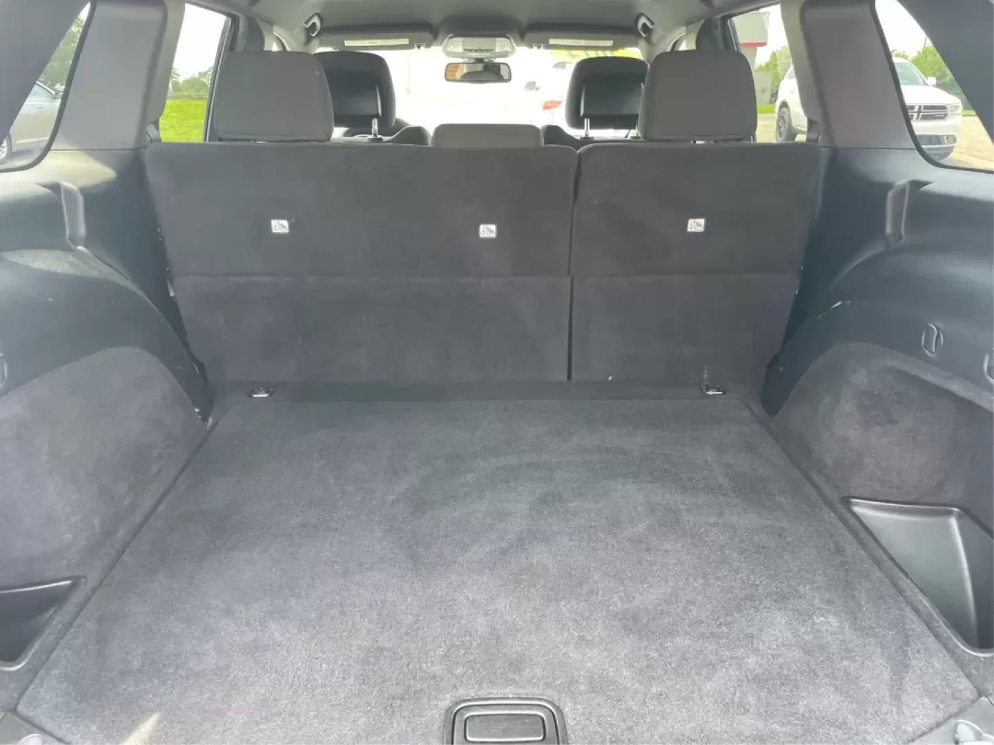 2014 Jeep Grand Cherokee Laredo (1C4RJFAGXEC) with an 3.6L V-6 DOHC engine, located at 880 E. National Road, Vandalia, OH, 45377, (937) 908-9800, 39.891918, -84.183594 - 2014 Jeep Grand Cherokee Laredo - Photo#11