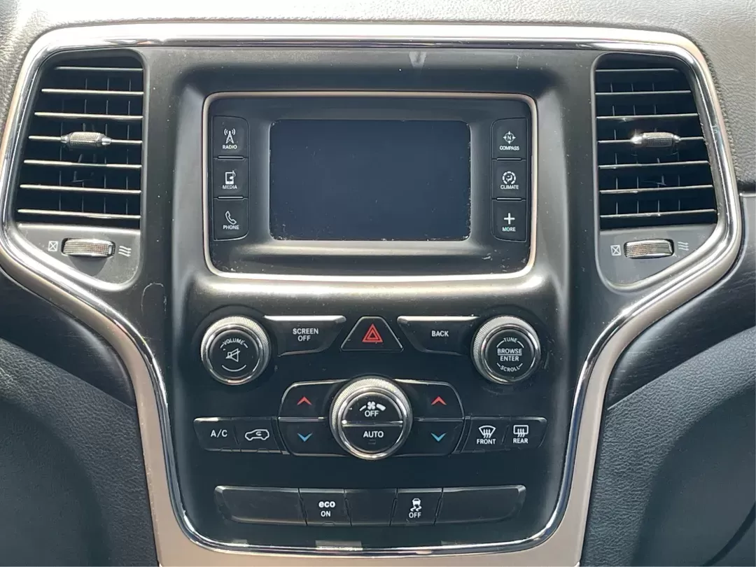 2014 Jeep Grand Cherokee Laredo (1C4RJFAGXEC) with an 3.6L V-6 DOHC engine, located at 880 E. National Road, Vandalia, OH, 45377, (937) 908-9800, 39.891918, -84.183594 - 2014 Jeep Grand Cherokee Laredo - Photo#12