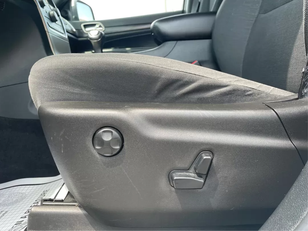 2014 Jeep Grand Cherokee Laredo (1C4RJFAGXEC) with an 3.6L V-6 DOHC engine, located at 880 E. National Road, Vandalia, OH, 45377, (937) 908-9800, 39.891918, -84.183594 - 2014 Jeep Grand Cherokee Laredo - Photo#17