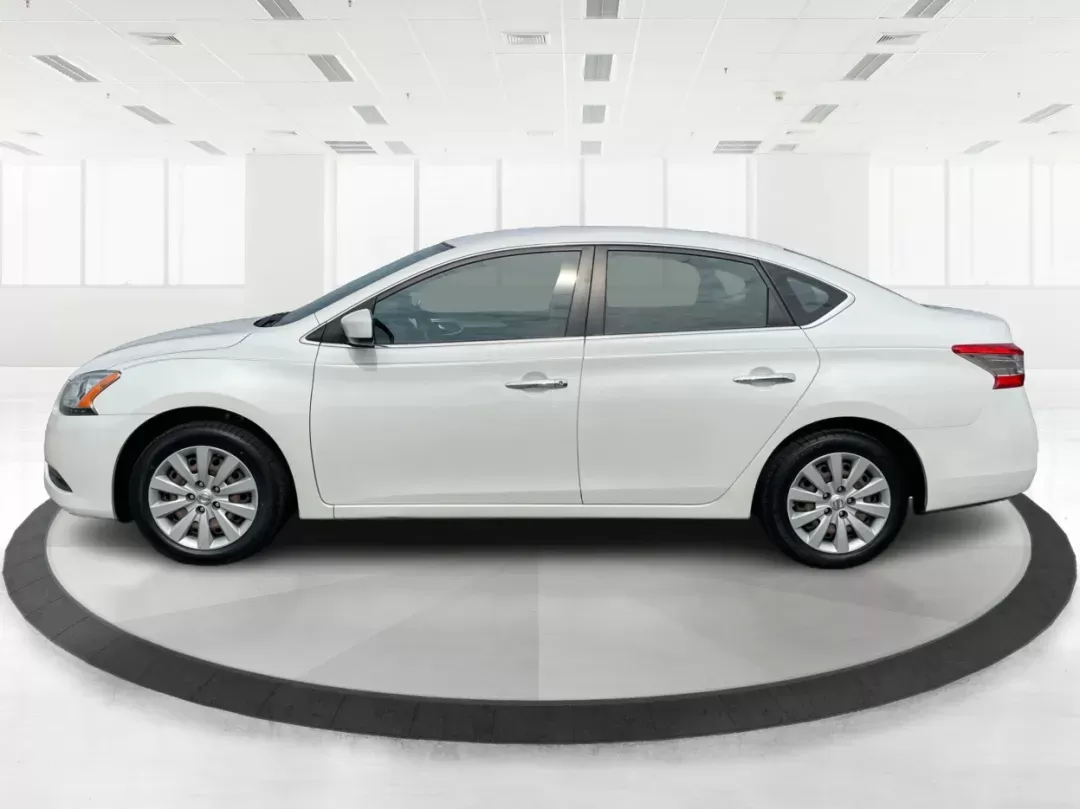 2014 Nissan Sentra S (3N1AB7AP8EL) with an 1.8L I-4 DOHC engine, located at 1951 S Dayton Lakeview Rd., New Carlisle, OH, 45344, (937) 908-9800, 39.890999, -84.050255 - 2014 Nissan Sentra S - Photo#5
