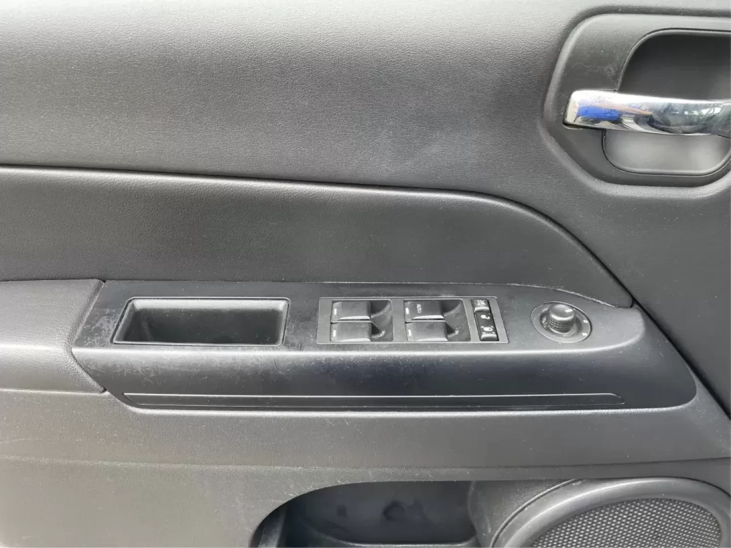 2016 Jeep Patriot Sport (1C4NJPBAXGD) with an Other engine, located at 401 Woodman Dr, Riverside, OH, 45431, (937) 908-9800, 39.760899, -84.123421 - 2016 Jeep Patriot Sport - Photo#18