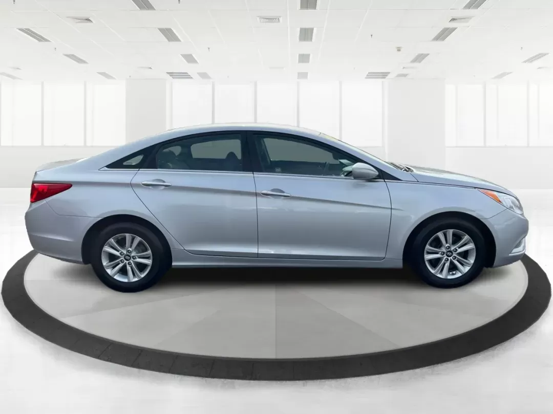 2013 Hyundai Sonata GLS (5NPEB4AC1DH) with an 2.4L I-4 gasoline direct injection engine, located at 8750 N County Rd 25A, Piqua, OH, 45356, (937) 908-9800, 40.164391, -84.232513 - Photo#1