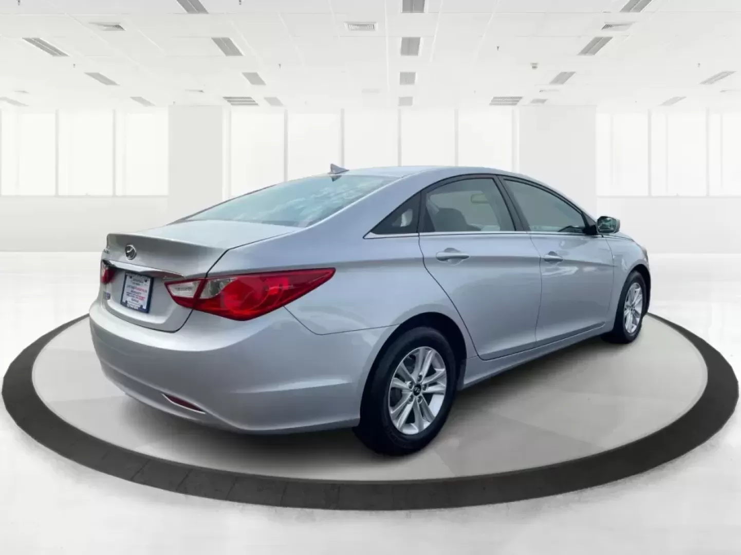 2013 Hyundai Sonata GLS (5NPEB4AC1DH) with an 2.4L I-4 gasoline direct injection engine, located at 8750 N County Rd 25A, Piqua, OH, 45356, (937) 908-9800, 40.164391, -84.232513 - Photo#2