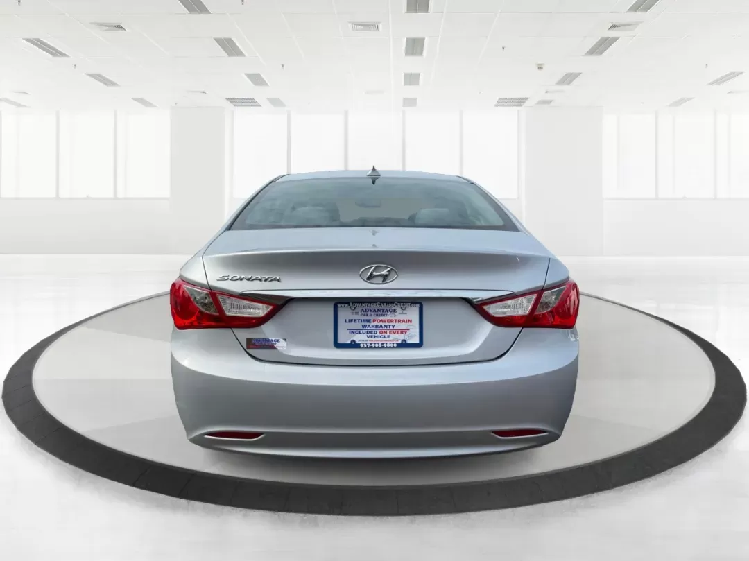 2013 Hyundai Sonata GLS (5NPEB4AC1DH) with an 2.4L I-4 gasoline direct injection engine, located at 8750 N County Rd 25A, Piqua, OH, 45356, (937) 908-9800, 40.164391, -84.232513 - Photo#3