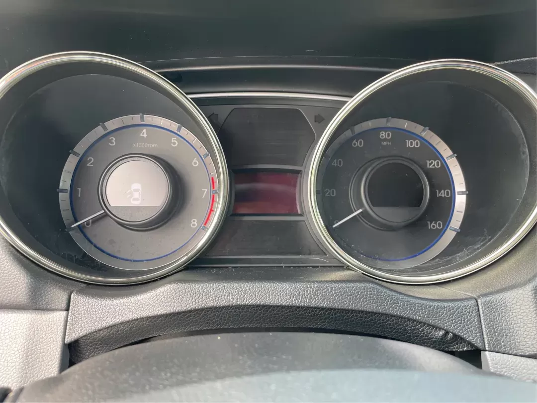2013 Hyundai Sonata GLS (5NPEB4AC1DH) with an 2.4L I-4 gasoline direct injection engine, located at 8750 N County Rd 25A, Piqua, OH, 45356, (937) 908-9800, 40.164391, -84.232513 - Photo#14