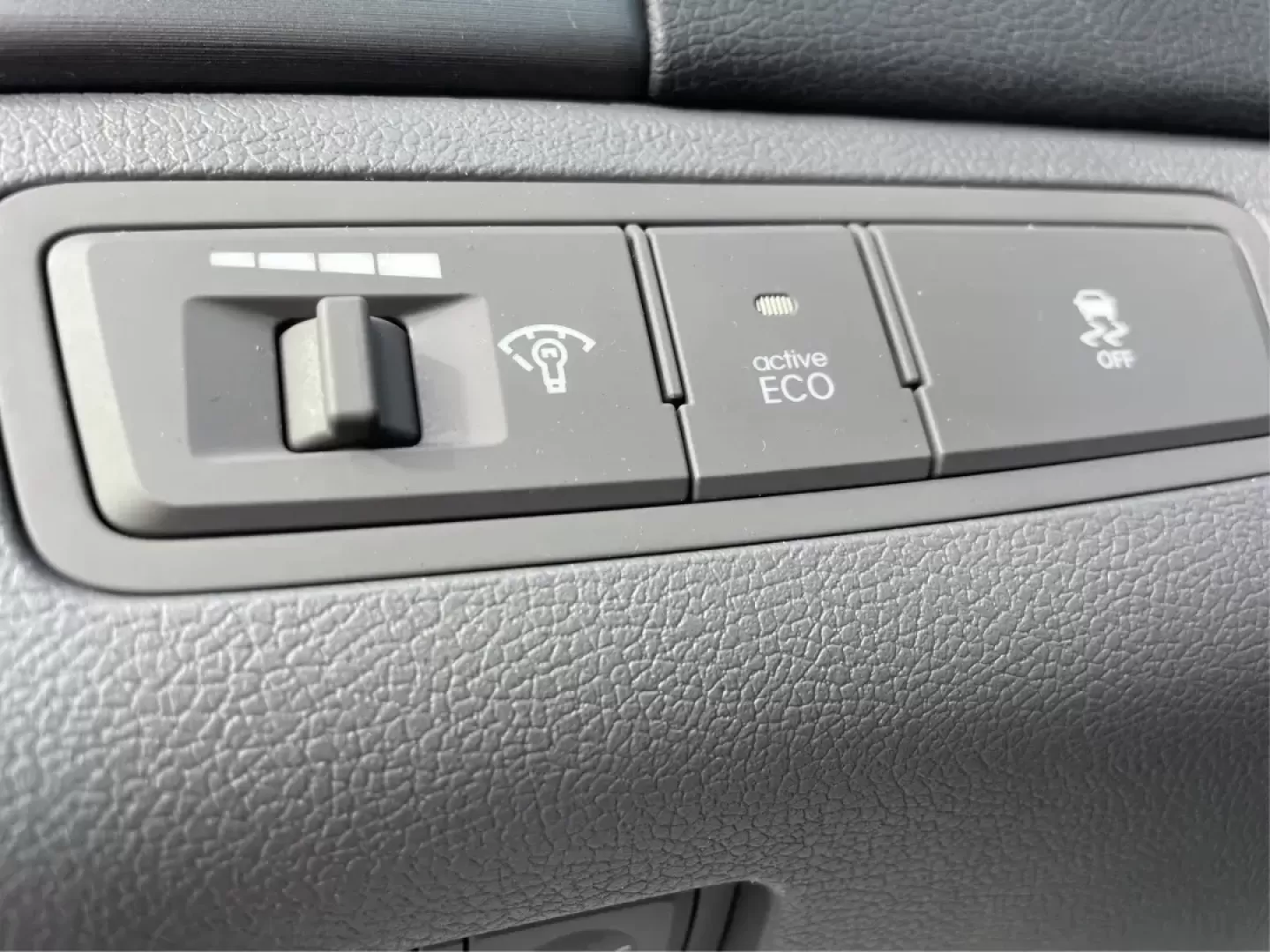 2013 Hyundai Sonata GLS (5NPEB4AC1DH) with an 2.4L I-4 gasoline direct injection engine, located at 8750 N County Rd 25A, Piqua, OH, 45356, (937) 908-9800, 40.164391, -84.232513 - Photo#16