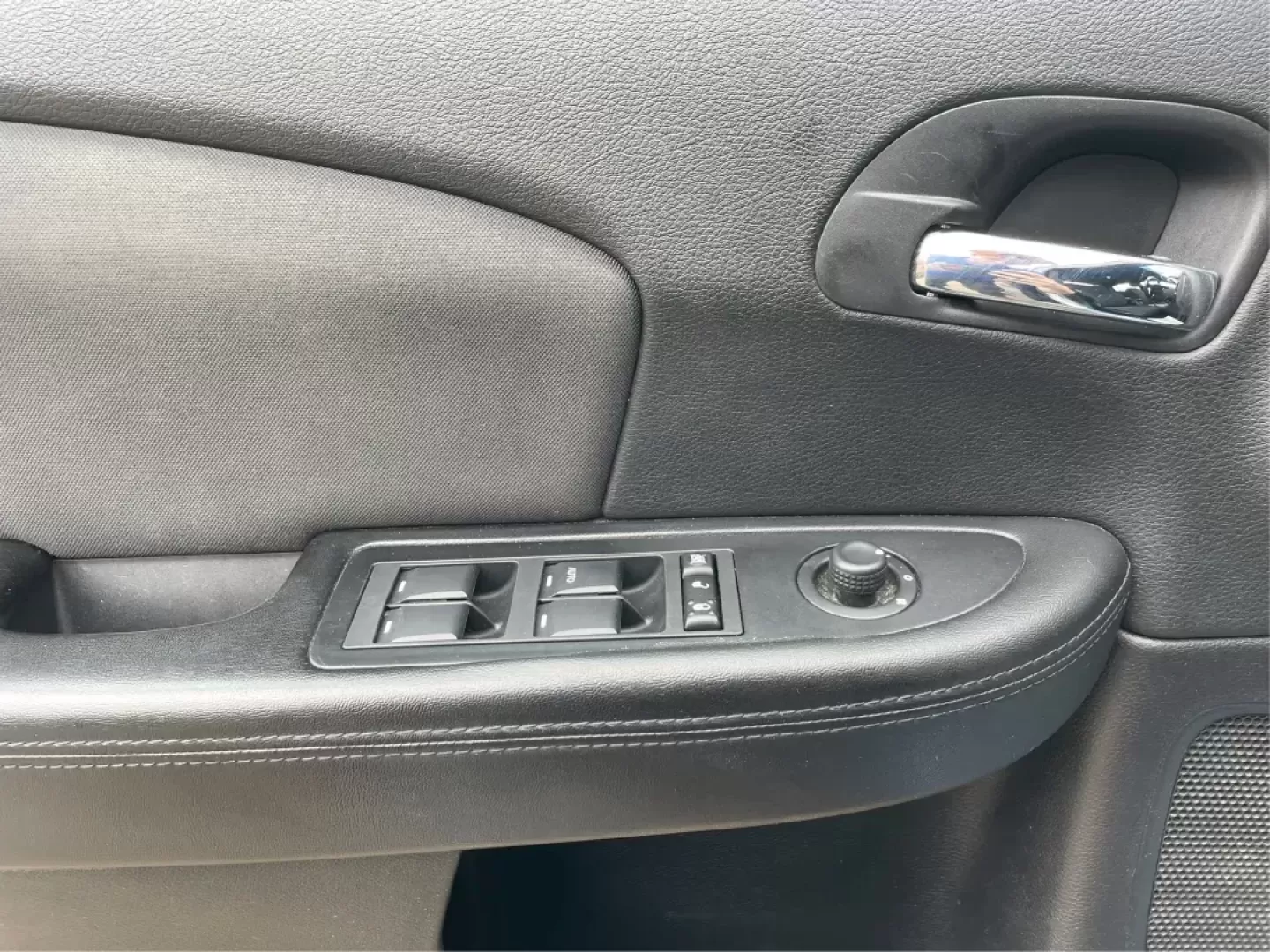 2011 Chrysler 200 Touring (1C3BC1FG5BN) with an Other engine, located at 1099 N County Rd 25A, Troy, OH, 45373, (937) 908-9800, 40.057079, -84.212883 - Photo#17